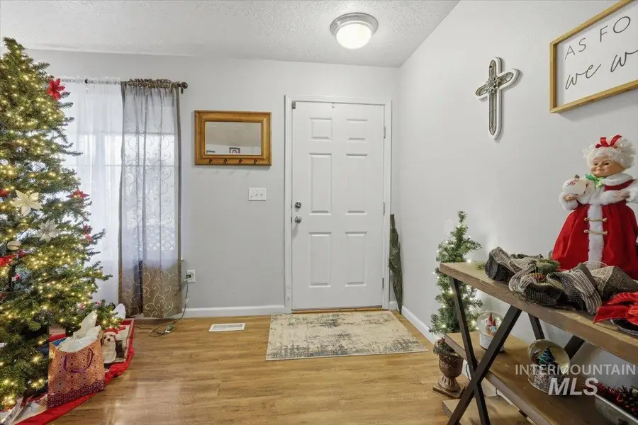 169 E Carver Dr, Meridian, ID 83642 - Image #3