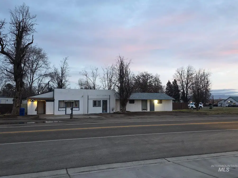321 Southeast Ave, New Plymouth, ID 83655 - Image #2