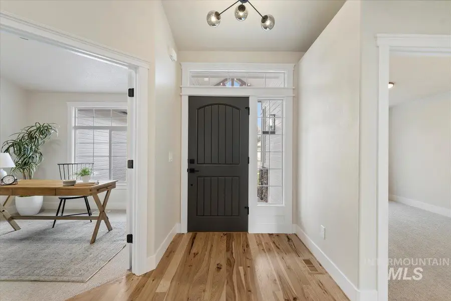 1701 W Puzzle Creek Ct, Meridian, ID 83646 - Image #3