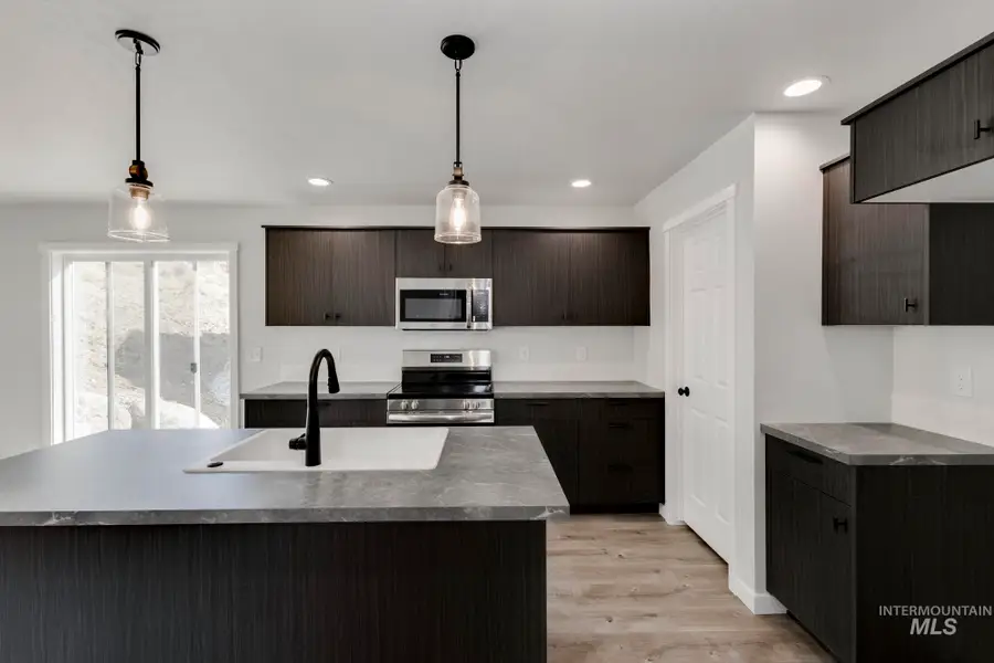 10851 Rutland St, Caldwell, ID 83605 - Image #2