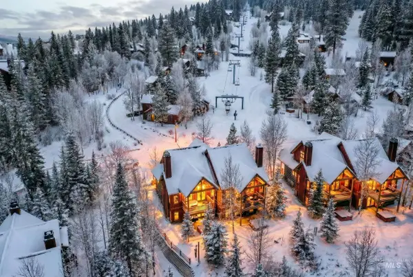 76 Clearwater, Donnelly, ID 83615