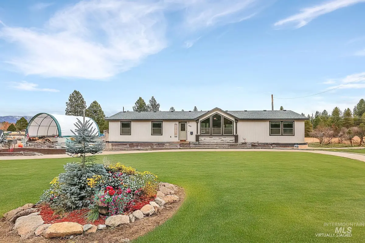 300 Cabarton Rd, Cascade, ID 83611 - Image #1