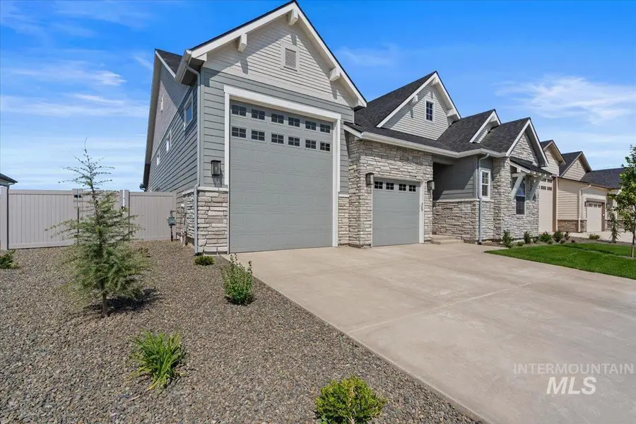 929 N Falling Water Way, Eagle, ID 83616 - Image #3