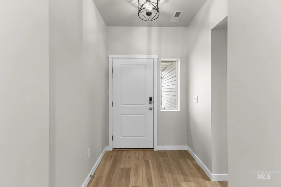 1071 Woods Bog Ave, Middleton, ID 83644 - Image #2