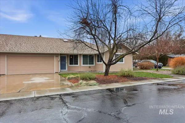 880 N Bell Ln, Boise, ID 83703