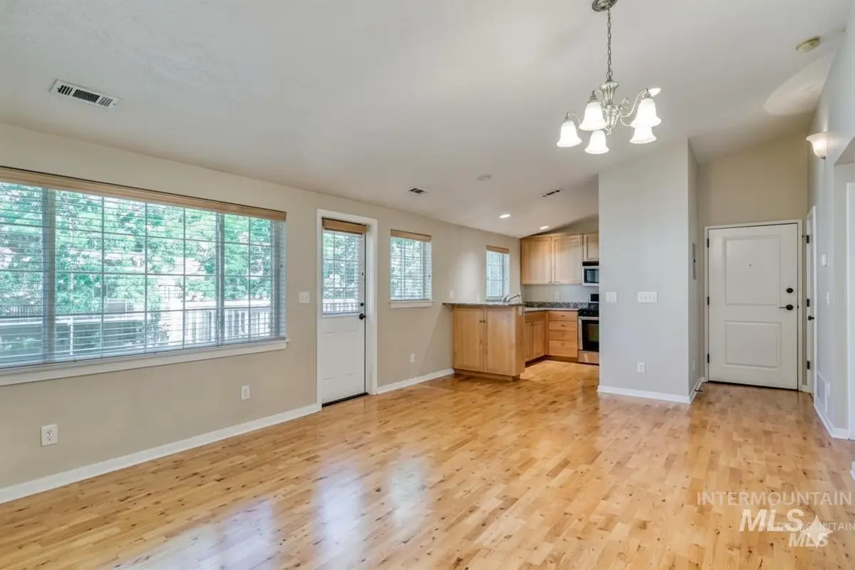 225 W Village Ln, Boise, ID 83702 - Image #1