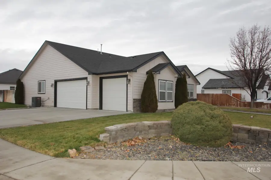 106 NE Windy Street, Mountain Home, ID 83647 - Image #2