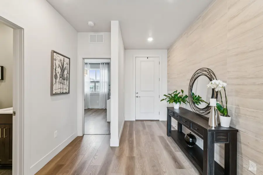 305 E Cusick Street, Meridian, ID 83642 - Image #3