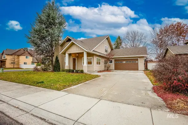 215 S Spring Lake Way, Star, ID 83669