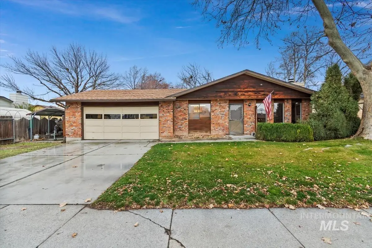 4518 N Bluegrass Ave, Boise, ID 83703 - Image #1