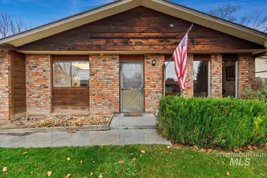 4518 N Bluegrass Ave, Boise, ID 83703 - Image #3