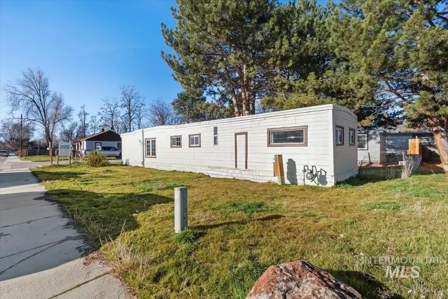 412 E 48th St Trlr 21, Garden City, ID 83714 - Image #2