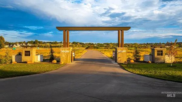 7782 N Hawks Beard Ln, Eagle, ID 83616