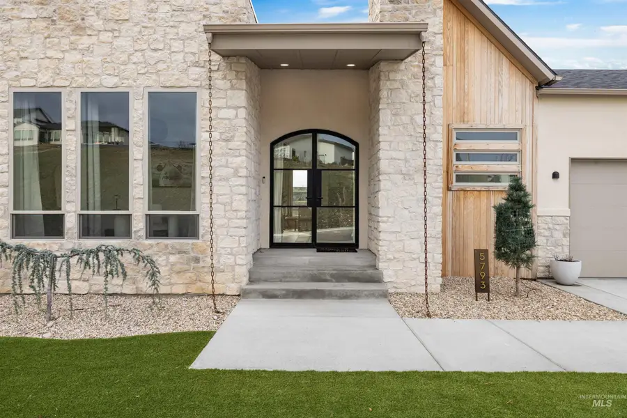 5793 S Brian Way, Boise, ID 83716 - Image #3