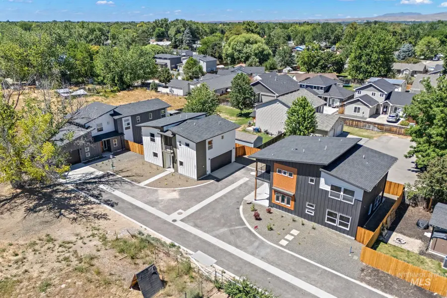 3821 N Jackie Ln, Boise, ID 83704 - Image #3