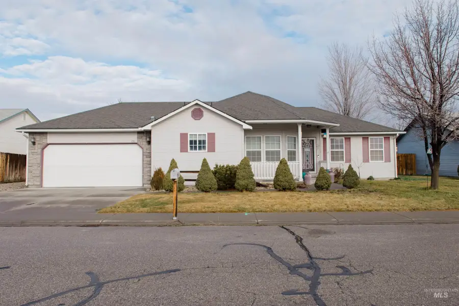 735 Kyle Street, Mountain Home, ID 83647 - Image #2