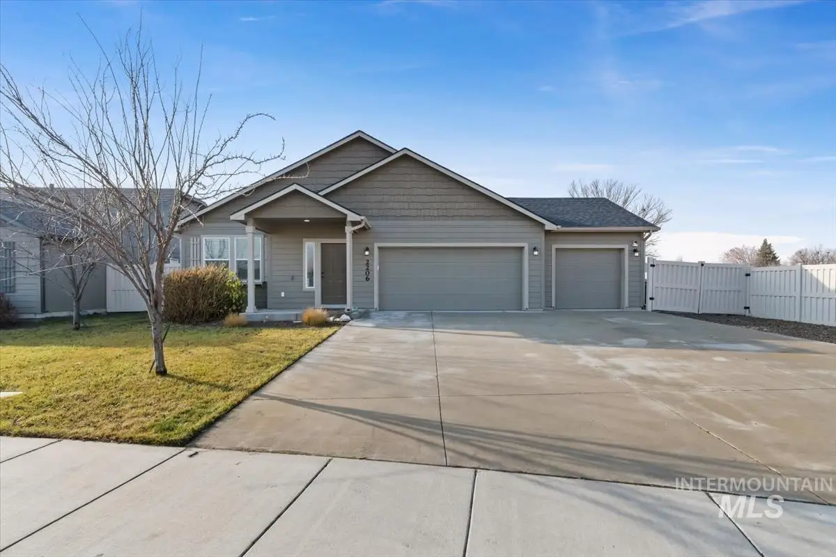 2206 E Elm Grove Drive, Nampa, ID 83686 - Image #1