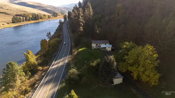 18699 Family Lane, Lenore, ID 83541