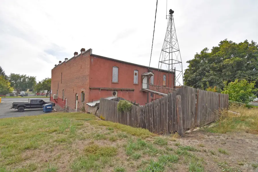 132 E Walnut Street, Genesee, ID 83832 - Image #2