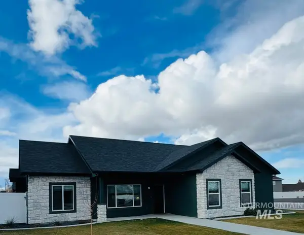 1346 Zephlyn St, Twin Falls, ID 83301