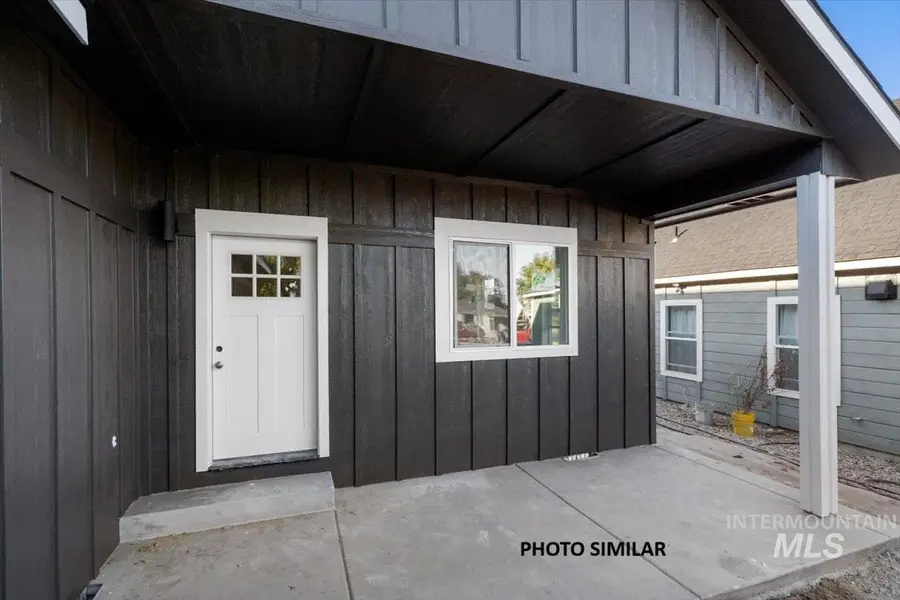 224 W Arizona Ave, Homedale, ID 83628 - Image #2