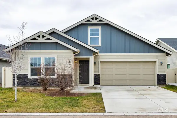 7949 E Bunker Hill St, Nampa, ID 83687