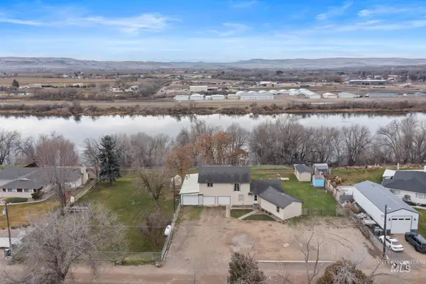 26433 Riverview Rd, Wilder, ID 83676