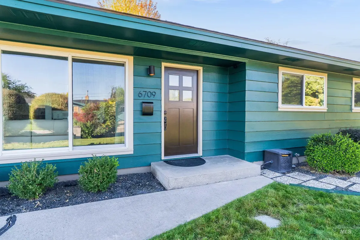 6709 W Newman Street, Boise, ID 83704 - Image #1
