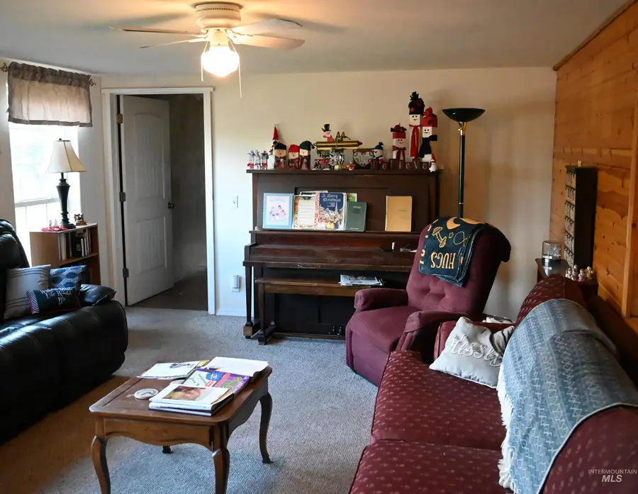 32288 Amos Bench Rd, Lenore, ID 83541 - Image #2