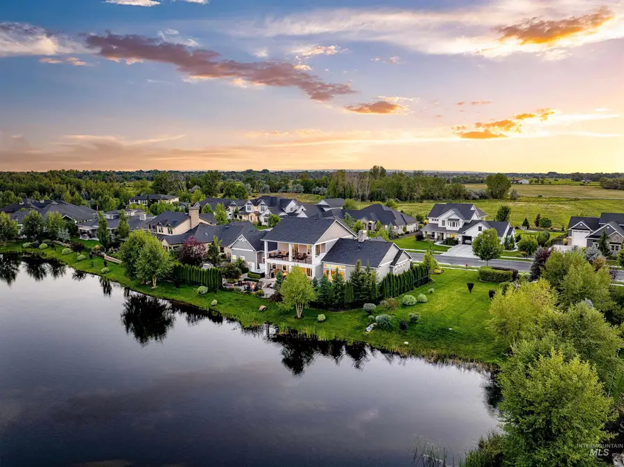 900 S Brentbrook Ln, Eagle, ID 83616 - Image #3