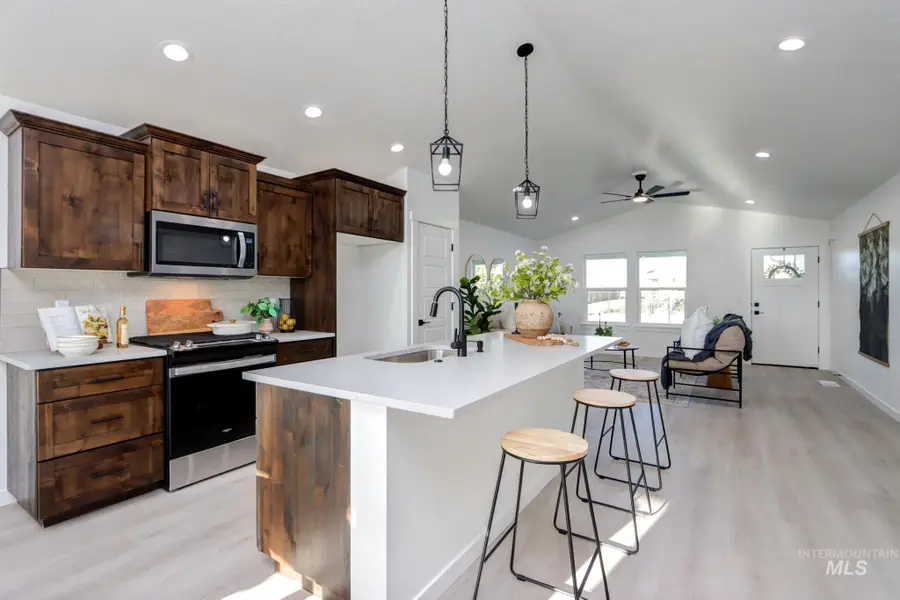 824 N 5th St, Nyssa, OR 97913 - #2