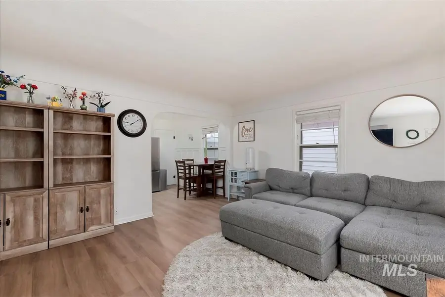 308 S Juniper St, Nampa, ID 83686 - Image #2