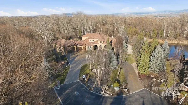 448 E Riversedge Ln, Eagle, ID 83616