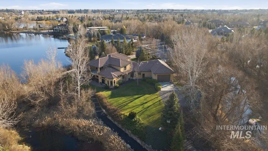 448 E Riversedge Ln, Eagle, ID 83616 - Image #2