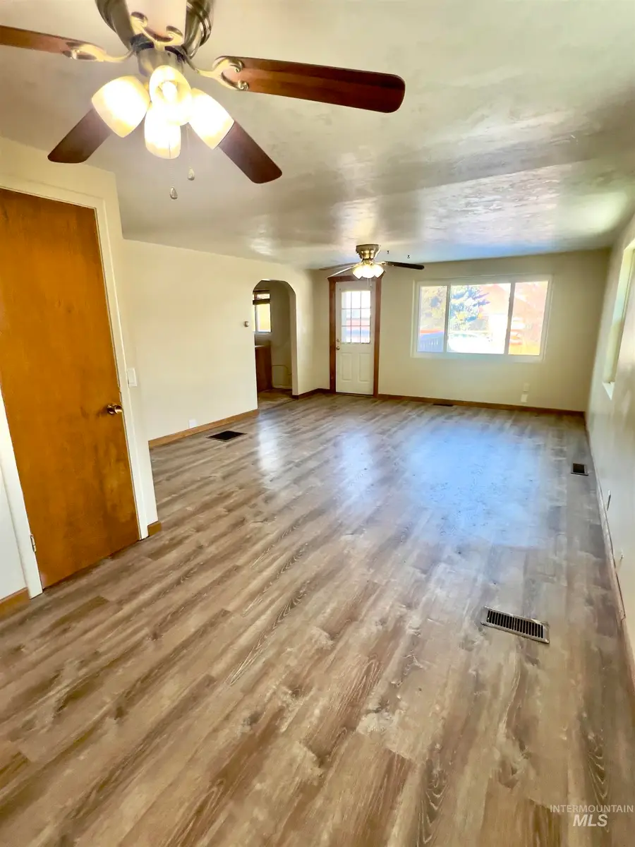 427 W 6th Ave, Jerome, ID 83338 - Image #2