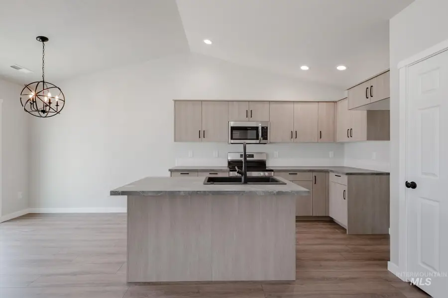 7310 S Menzingers Ave, Meridian, ID 83642 - Image #3