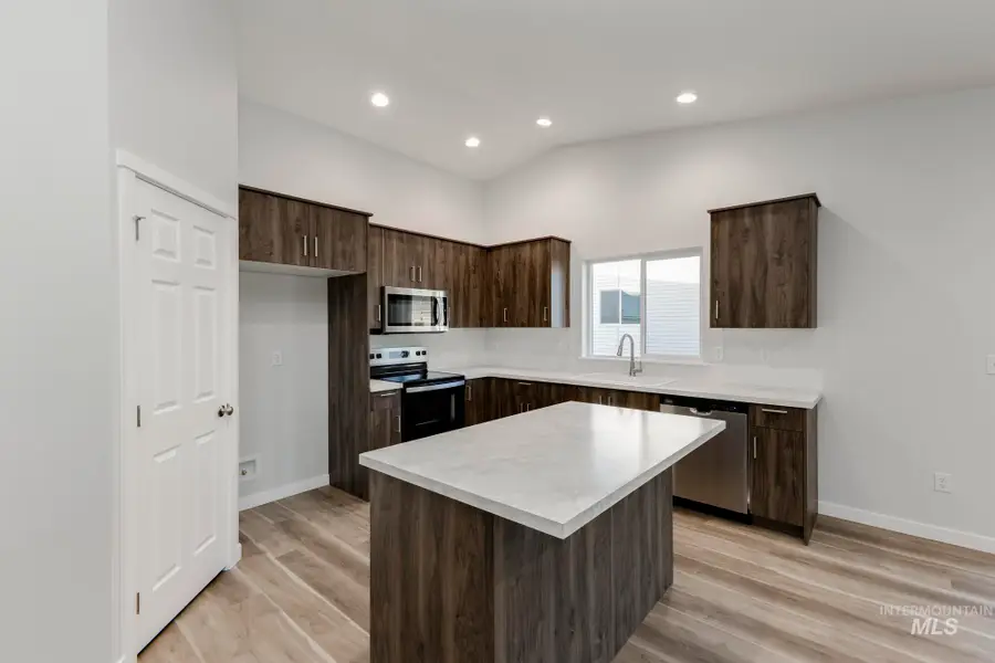 2438 W Fallon Lp, Nampa, ID 83651 - Image #3