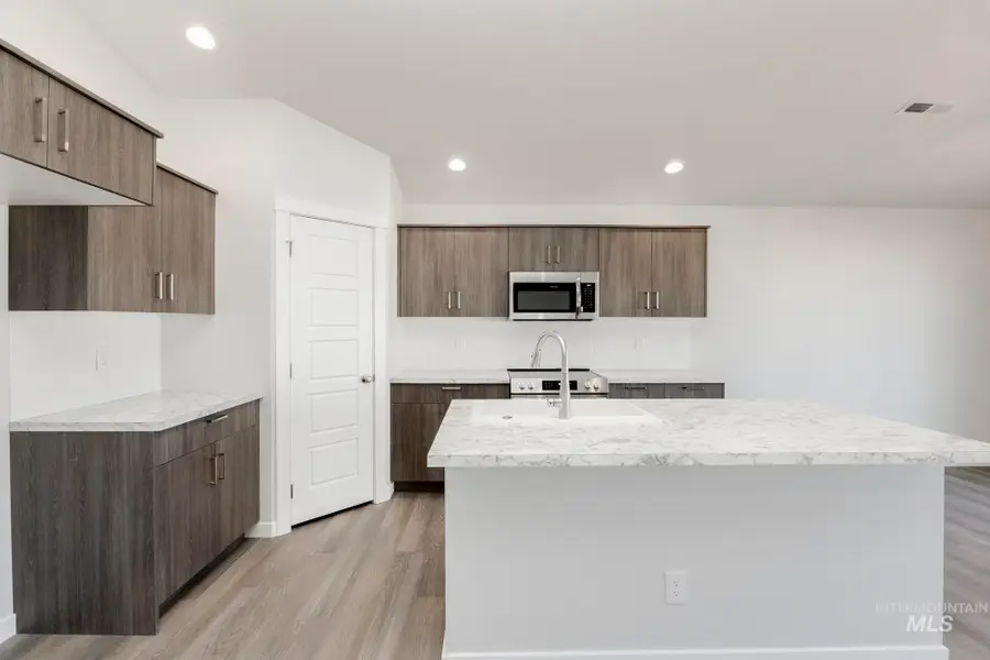 3915 E Syracuse St, Nampa, ID 83686 - Image #3