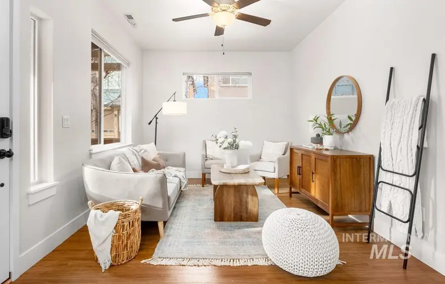 3637 N Carr Ln, Garden City, ID 83714 - Image #2