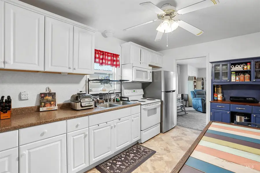 1427 Oakley Ave, Burley, ID 83318 - Image #2