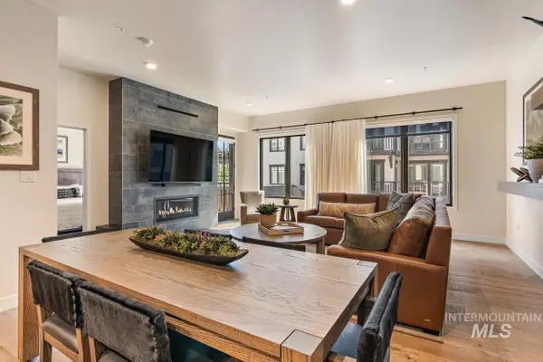 740 Village Drive #306, Donnelly, ID 83615