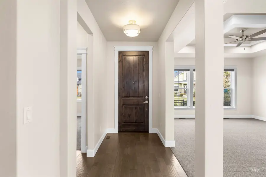 3318 N Park Crossing Ave, Meridian, ID 83646 - Image #3