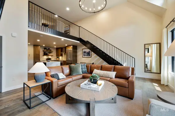 700 Village Drive #402, Donnelly, ID 83615