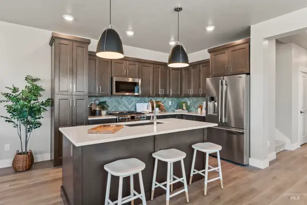 124 S Koyukuk Ln, Star, ID 83669