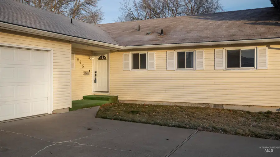 945 N 11th East, Mountain Home, ID 83647 - Image #2