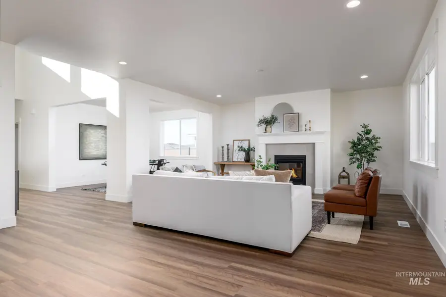 4629 E Coldwater Dr, Nampa, ID 83687 - Image #2