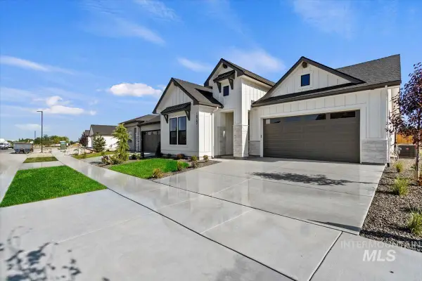 10869 W Barnbougle Ln, Kuna, ID 83634