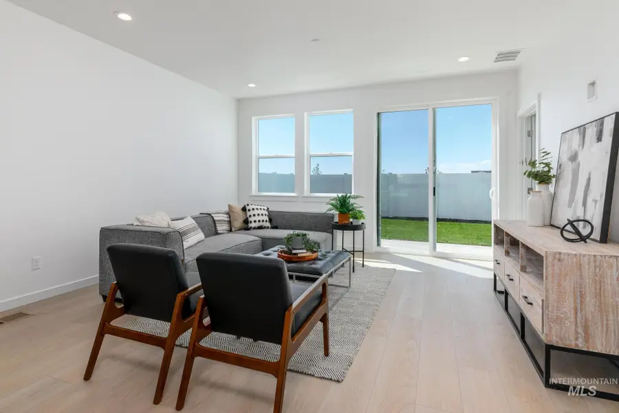 14742 Wing Spread Dr, Caldwell, ID 83607 - Image #2