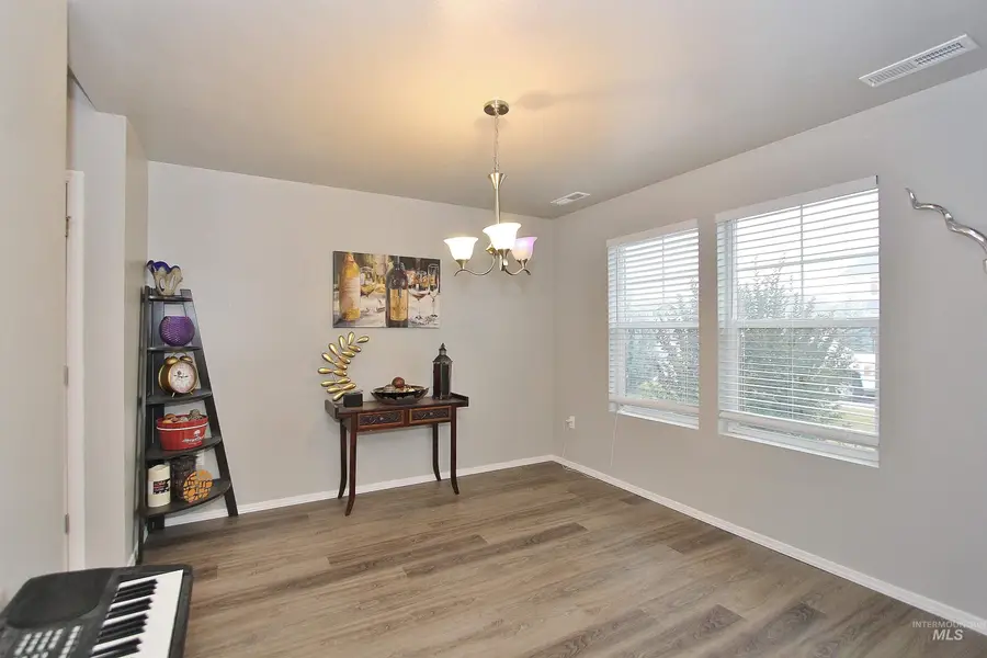 17582 Mountain Springs Ave, Nampa, ID 83687 - Image #3