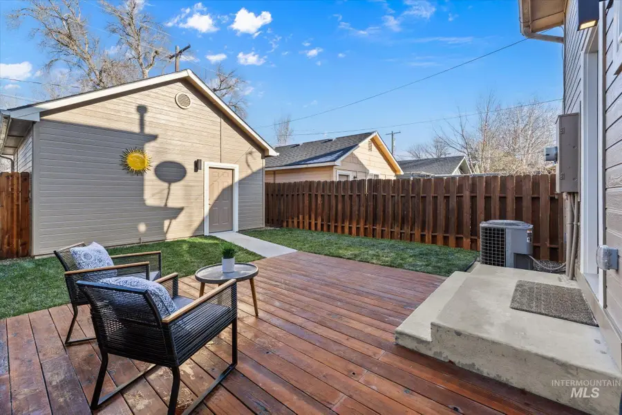 6568 W Poplar St, Boise, ID 83704 - Image #2